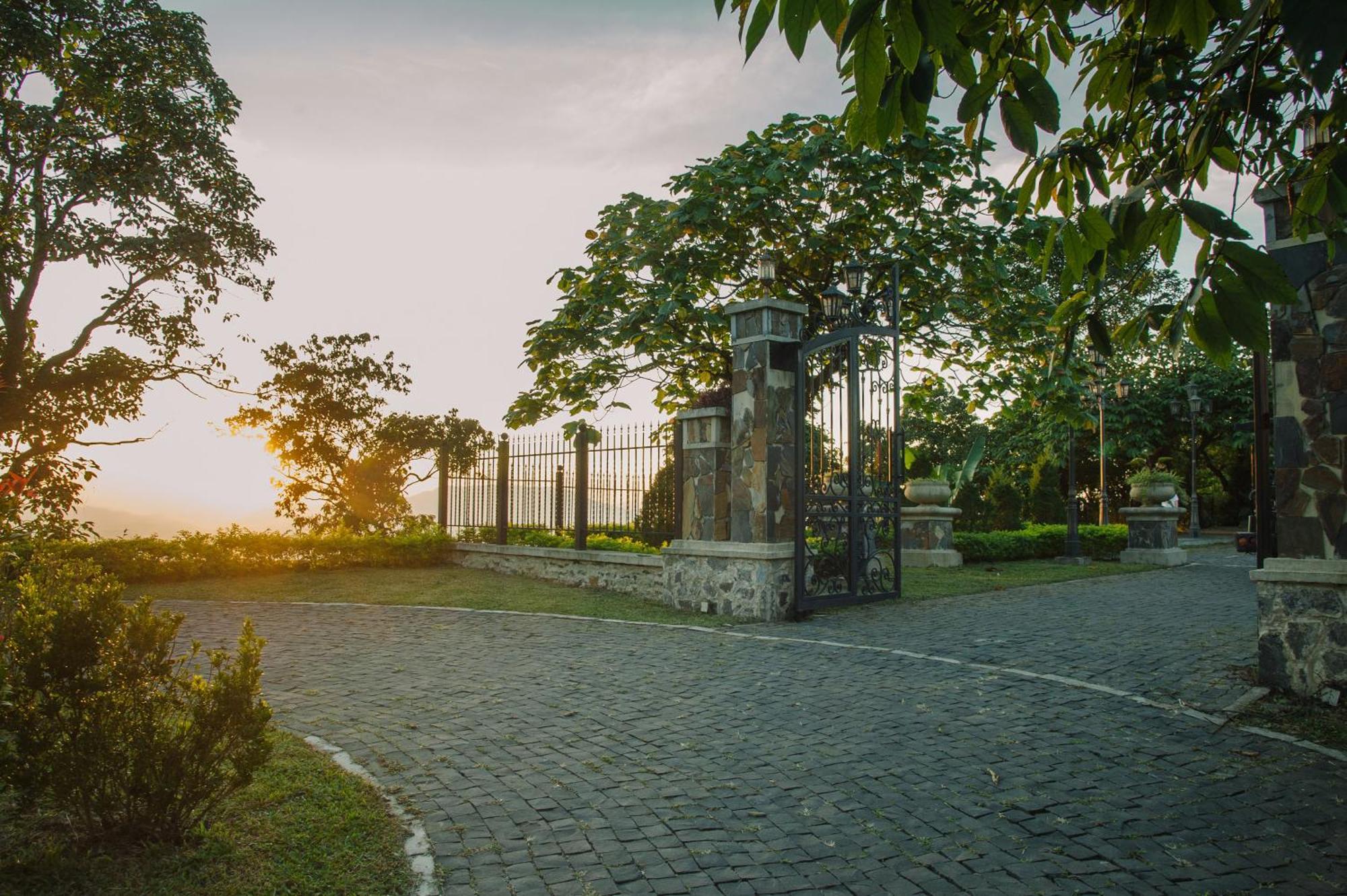 Melia Ba Vi Mountain Retreat Resort 4*